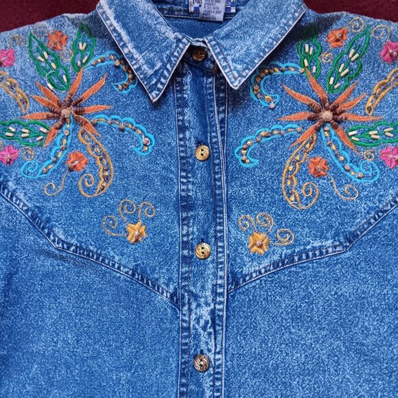 True Vintage Women's Medium Denim Shirt 90's Patty Blue Embroidered Coastal - Picture 2 of 10